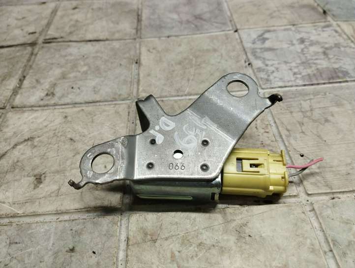 Toyota RAV 4 (XA20) (2000 - 2005)  8986042020 Датчик удара надувных подушек