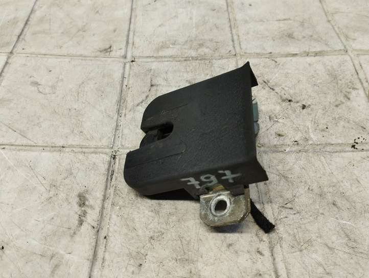 Volkswagen Polo (2005 - 2009)  6Q6827505D Замок задней крышки
