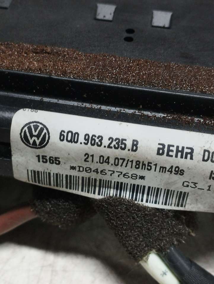 Volkswagen Polo (2005 - 2009)  6Q0963235B Электрический радиатор печки салона