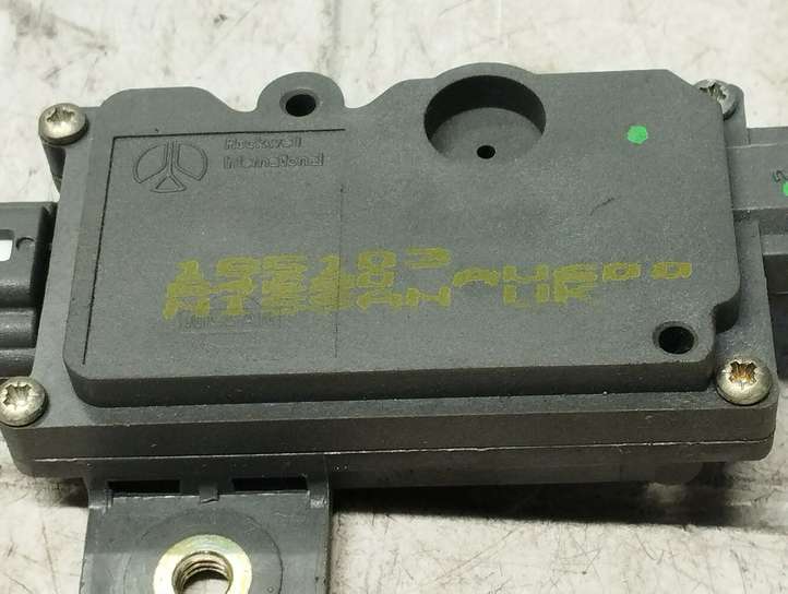Nissan Primera (2001 - 2008)  185103 Привод замка задней двери