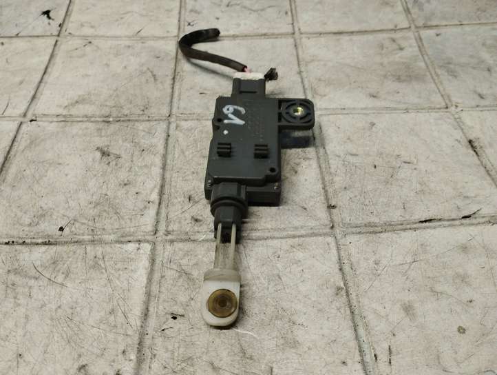 Nissan Primera (2001 - 2008)  185103 Привод замка задней двери