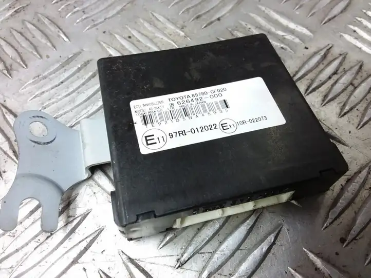 Toyota Corolla Verso AR10 (2004 - 2009) 897800F020 Блок иммобилайзера — фото 1