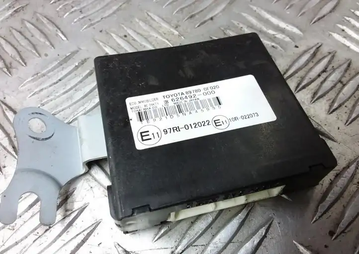 Toyota Corolla Verso AR10 (2004 - 2009) 897800F020 Блок иммобилайзера — фото 3