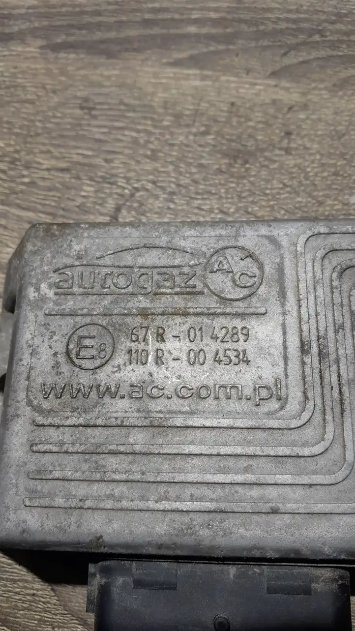 Toyota RAV 4 (XA20) (2000 - 2005) 67R014289 Блок управления ГБО — фото 3
