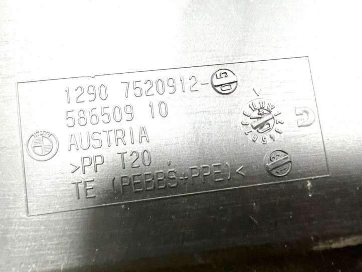 BMW 5 E60 E61 (2004 - 2010)  12907520912 Крышка ящика предохранителей