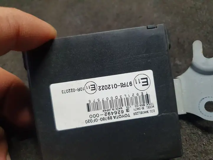 Toyota Corolla Verso AR10 (2004 - 2009) 897800F020 Блок иммобилайзера — фото 5