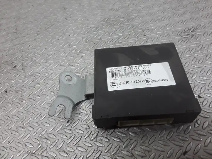Toyota Corolla Verso AR10 (2004 - 2009) 897800F020 Блок иммобилайзера — фото 1