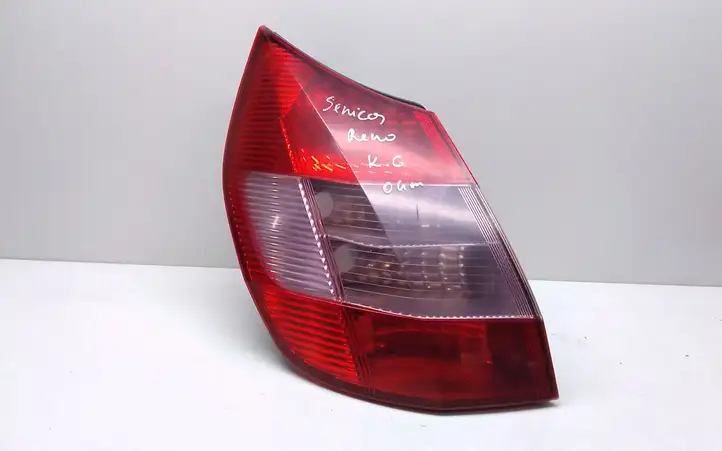 Renault Scenic II - Grand scenic II (2003 - 2006) 8200127704E Задний фонарь в кузове — фото 1