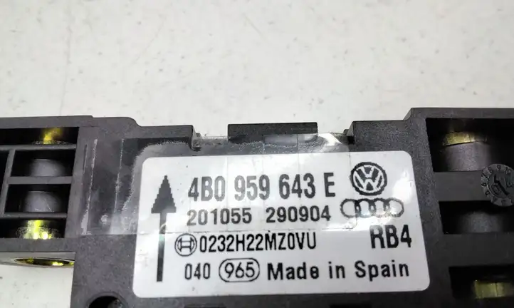 Audi A8 S8 D3 4E (2002 - 2005) 4B0959643E Датчик удара SRS — фото 1