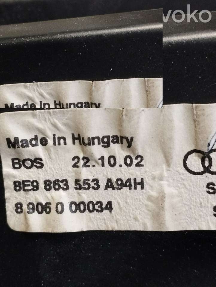 Audi A4 (2004 - 2009)  8E9863553A Шторка