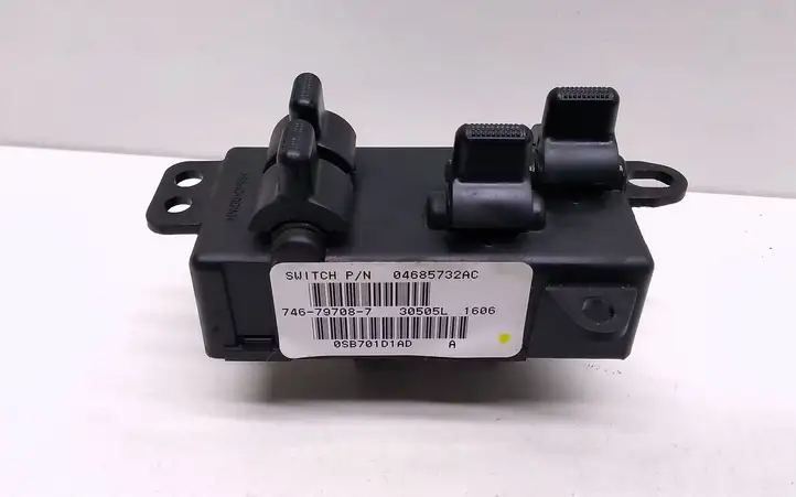 Chrysler Voyager (2001 - 2004) 04685732AC Кнопка стеклоподъемников — фото 1