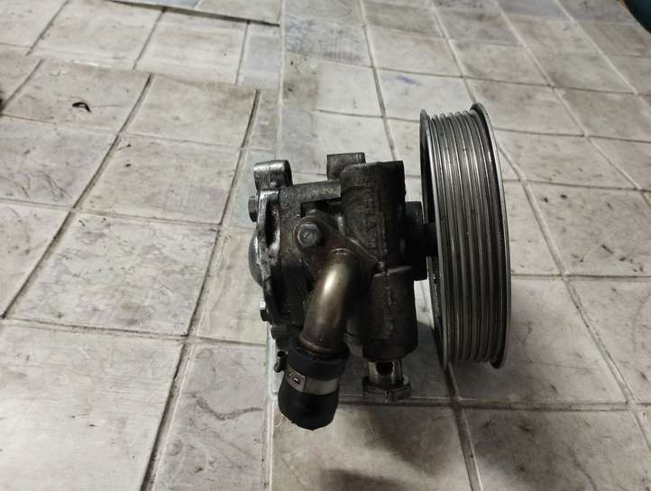 Audi A4 (2004 - 2009)  8E0145153ES Насос усилителя руля (гур)