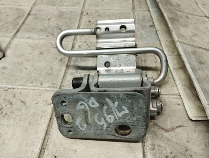 Audi A4 (2004 - 2009)  8E0833412 Нижняя петля задней двери