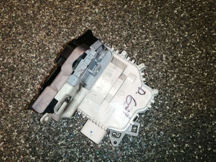 Audi A4 (2011 - 2015)  8K0839016D Замок задней двери