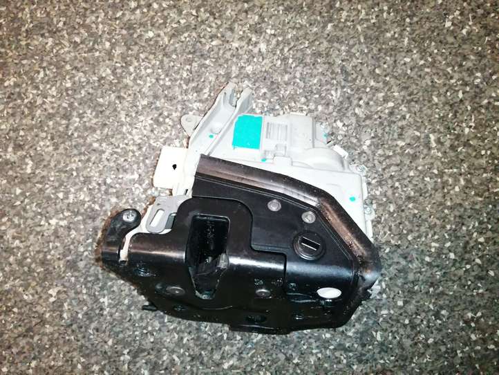 Audi A4 (2011 - 2015)  8K0839016D Замок задней двери