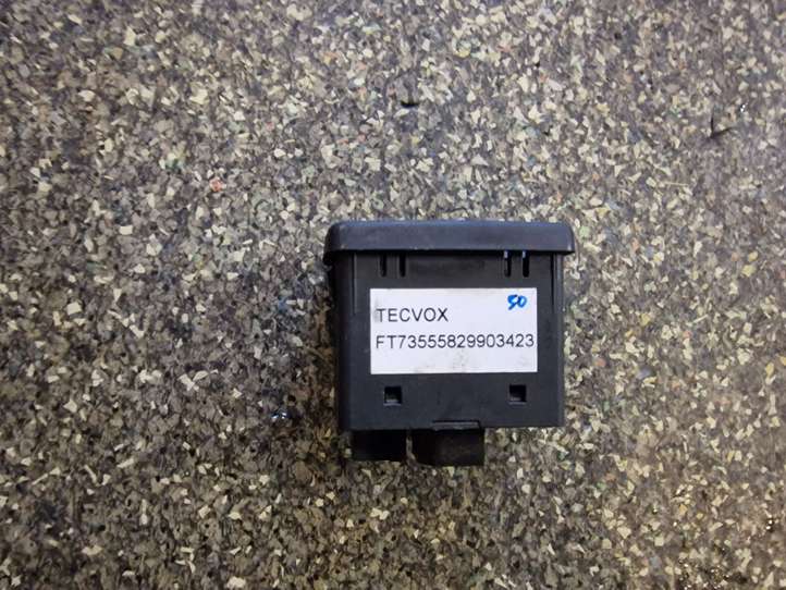 Fiat 500L (2013 - )   Разъем USB