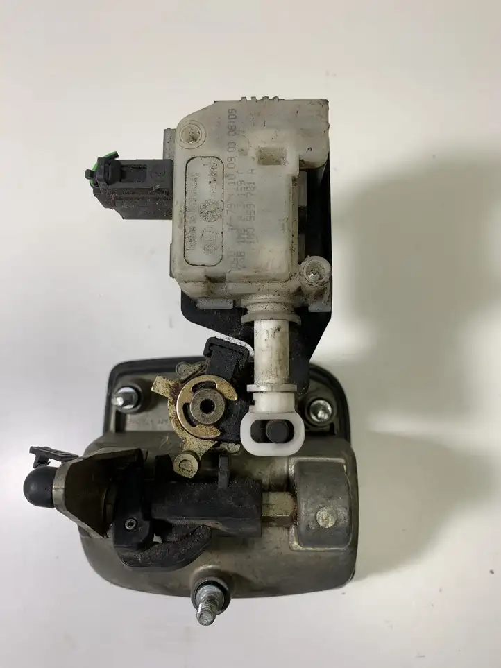 Seat Ibiza III (6L) (2002 - 2008) 6L6827573D Ручка крышки багажника — фото 2