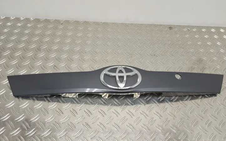 Toyota Verso (2009 - 2012) 7680152200 Подсветка номера — фото 1