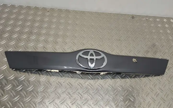 Toyota Verso (2009 - 2012) 7680152200 Подсветка номера — фото 1