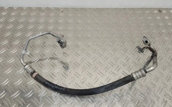 Toyota Avensis T270 (2012 - 2015) 8870305360 Трубки и шланги кондиционера — фото 1