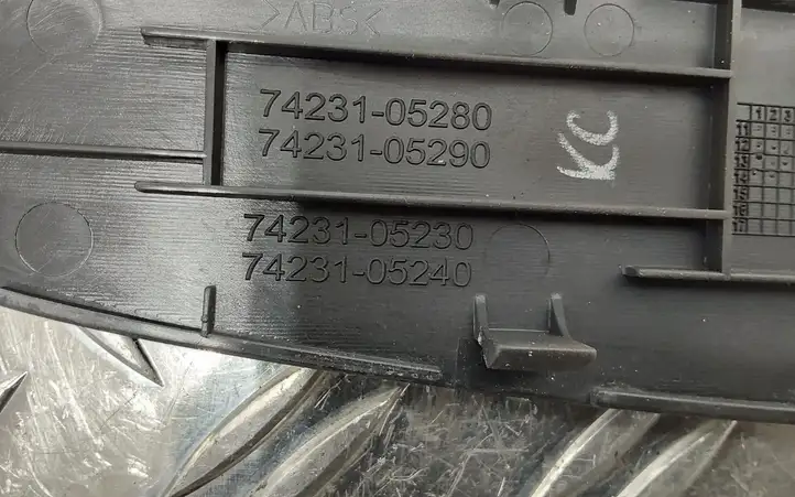 Toyota Avensis T270 (2012 - 2015) 7423105280 Блок кнопок стеклоподъемников — фото 3