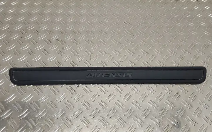 Toyota Avensis T270 (2012 - 2015) 6791205040 Внутренняя отделка переднего порога — фото 1