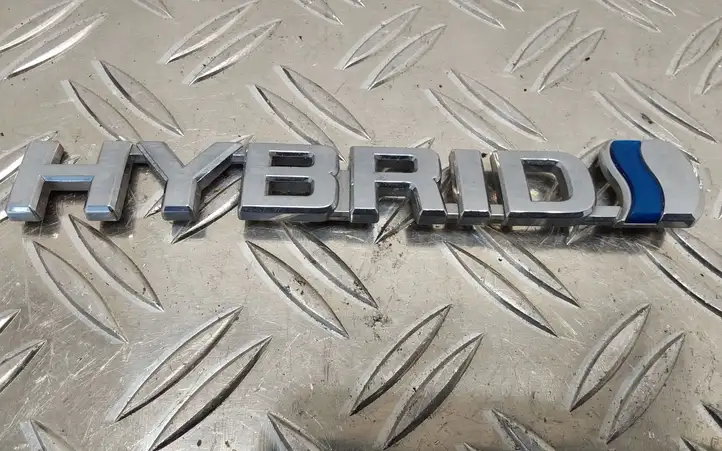 Toyota Prius+ (ZVW40) (2011 - 2018) R030 Эмблема модели — фото 1