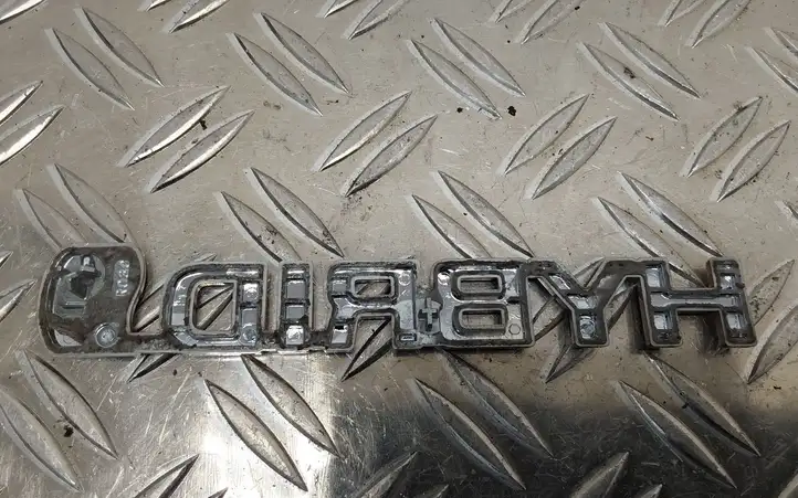 Toyota Prius+ (ZVW40) (2011 - 2018) R030 Эмблема модели — фото 2