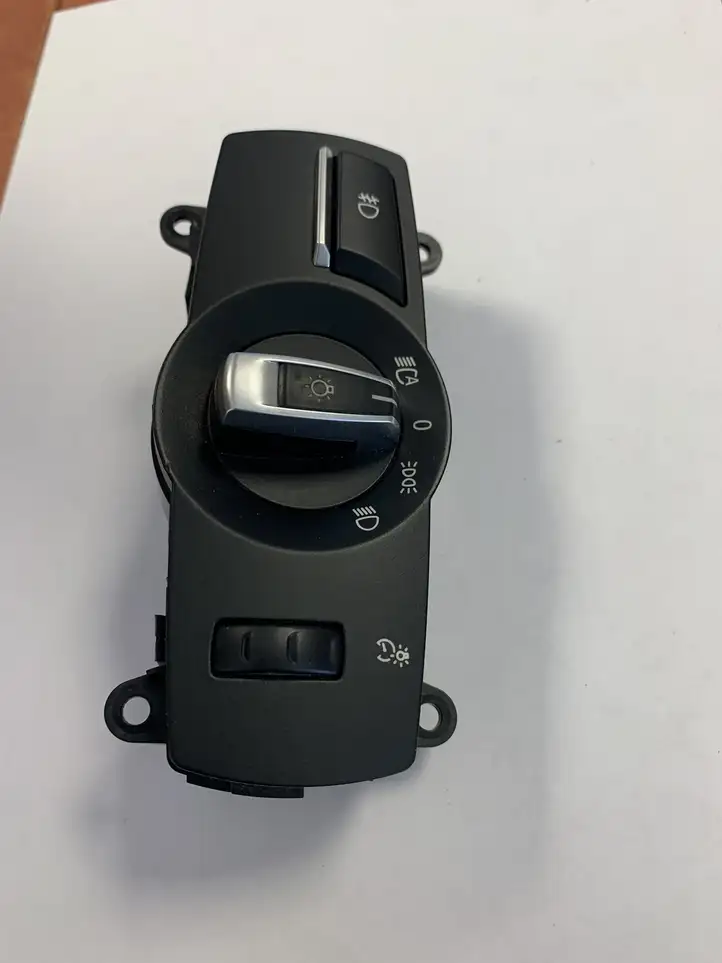 BMW X3 F25 (2010 - 2017) 934683802 Включатель фонарей — фото 1
