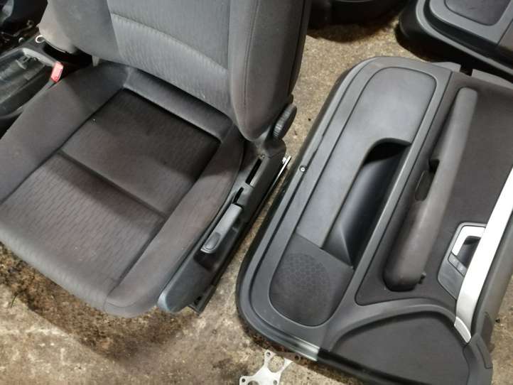 Audi A4 (2004 - 2009)   Комплект салона