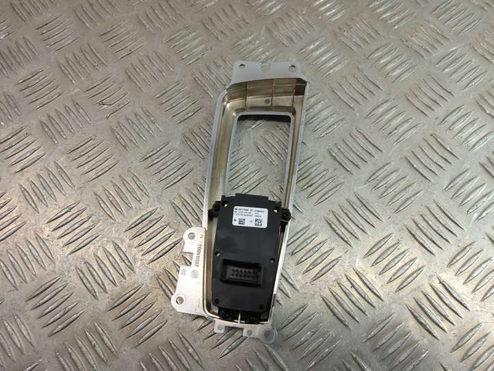 BMW X3 F25 (2010 - 2017)  9217594 Включатель ручного тормоза