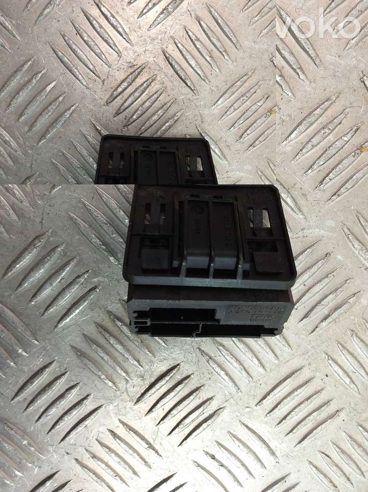 Citroen C4 (2004 - 2008)  9638853380 Реле обогрева