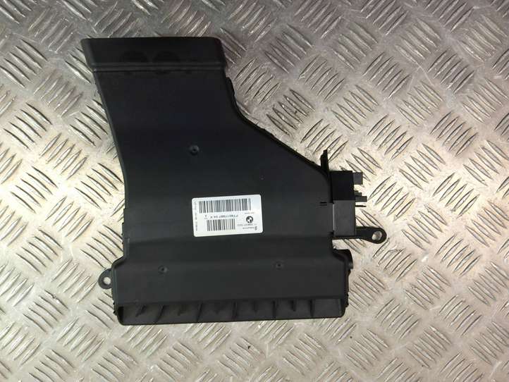 BMW 5 F10 F11 (2009 - 2016)  9217997 Воздуховоды