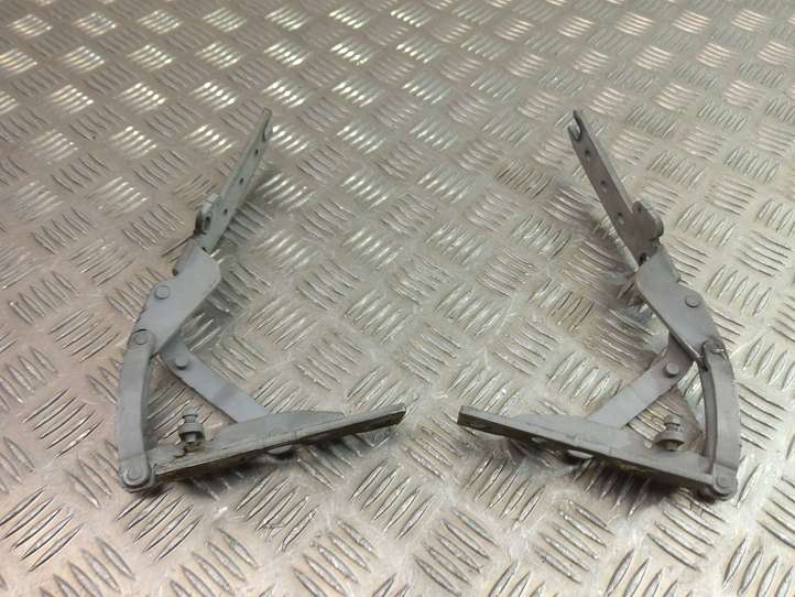BMW 7 E65 E66 (2001 - 2008)  8240334 Петля (петли) капота