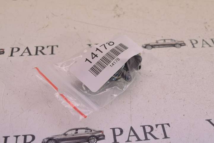 BMW X3 F25 (2010 - 2017)  9224178 Датчик удара надувных подушек