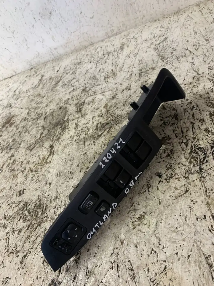 Mitsubishi Outlander (2007 - 2012) 8608a185 Кнопка стеклоподъемников — фото 1