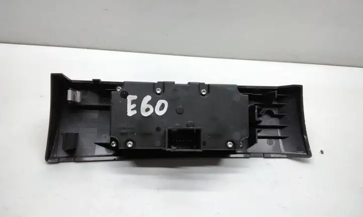 BMW 5 E60 E61 (2004 - 2010) 6953735 Включатель фонарей — фото 2