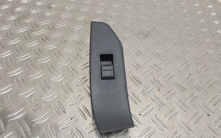 Toyota Verso (2012 - 2015) 742310F040 Кнопка стеклоподъемников — фото 1