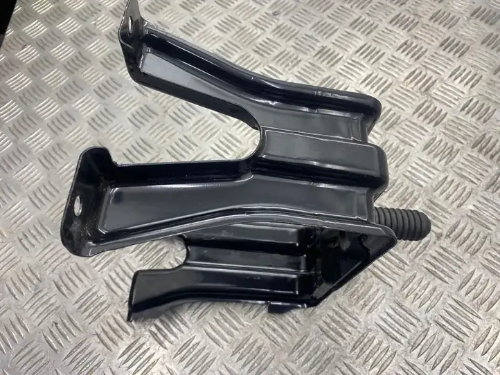 Audi A5 8T 8F (2007 - 2011) 8K0802715 Кронштейн запасного колеса — фото 3