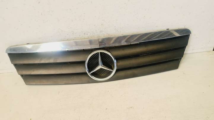 Mercedes-Benz A W168 (1997 - 2004)  1688800983 Верхняя решётка