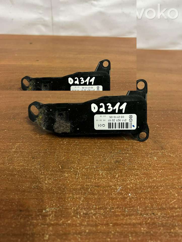 Mercedes-Benz E W211 (2002 - 2009)  2118212251 Кнопка крюка в багажнике
