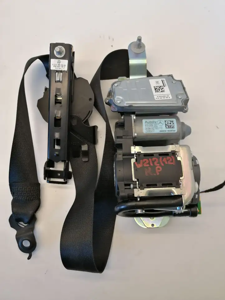 Mercedes-Benz E W212 (2009 - 2016) 610035800D Передний ремень безопасности — фото 1