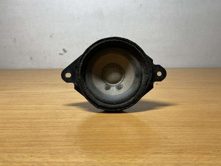 Mazda 6. (2009 - 2012)  NE6166960 Громкоговоритель в панели