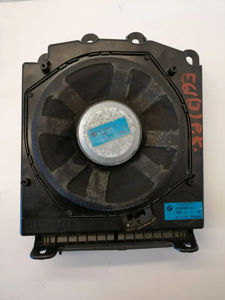 BMW 5 E60 E61 (2004 - 2010) 6929101 Сабвуфер — фото 1