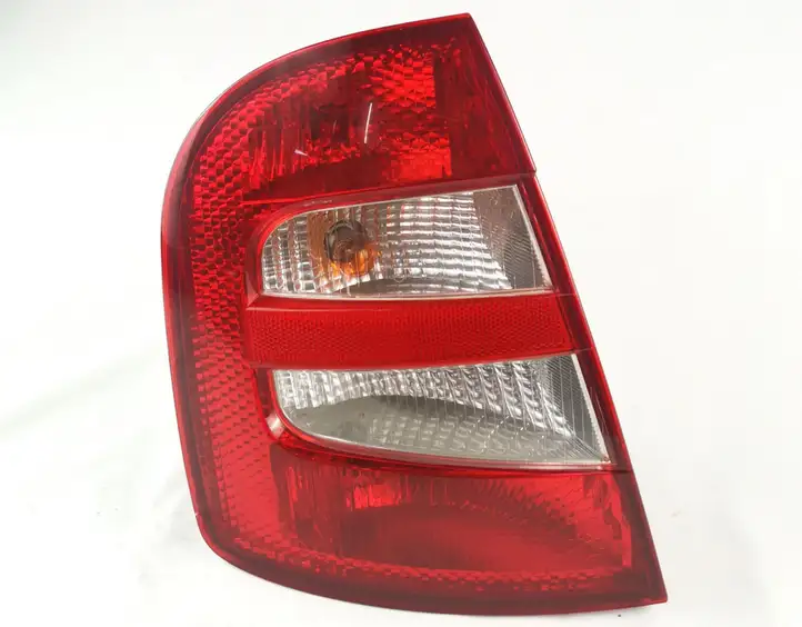 Skoda Fabia Mk1 (6Y) (1999 - 2007) 6Y6945257 Задний фонарь в кузове — фото 1