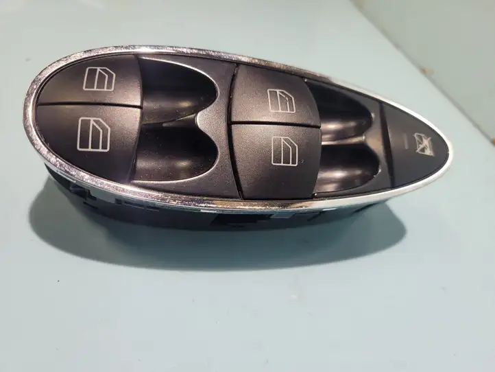 Mercedes-Benz E W211 (2002 - 2009) A2118213679 Кнопка стеклоподъемников — фото 1