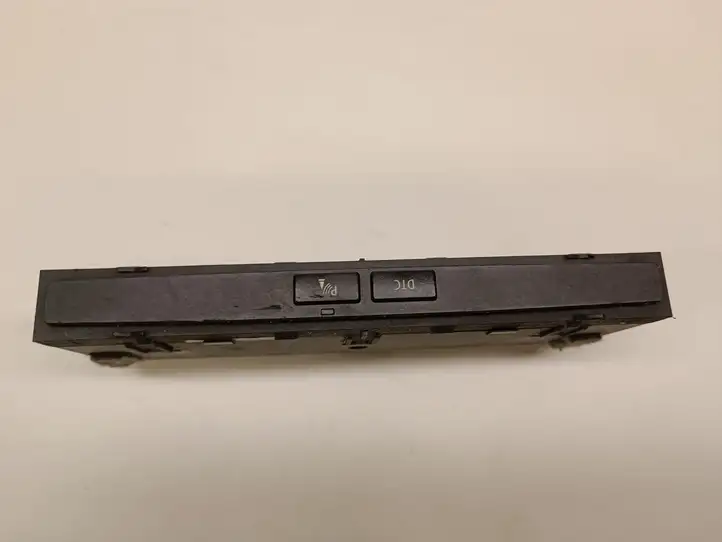 BMW 5 E60 E61 (2004 - 2010) 6952477 Кнопка парктроника — фото 1