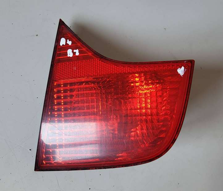 Audi A4 (2004 - 2009)  965160 Задний фонарь в крышке багажника