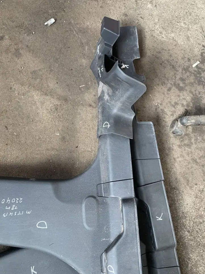 Mitsubishi ASX (2017 - 2019) 7211A142 Обшивка стойки A — фото 2