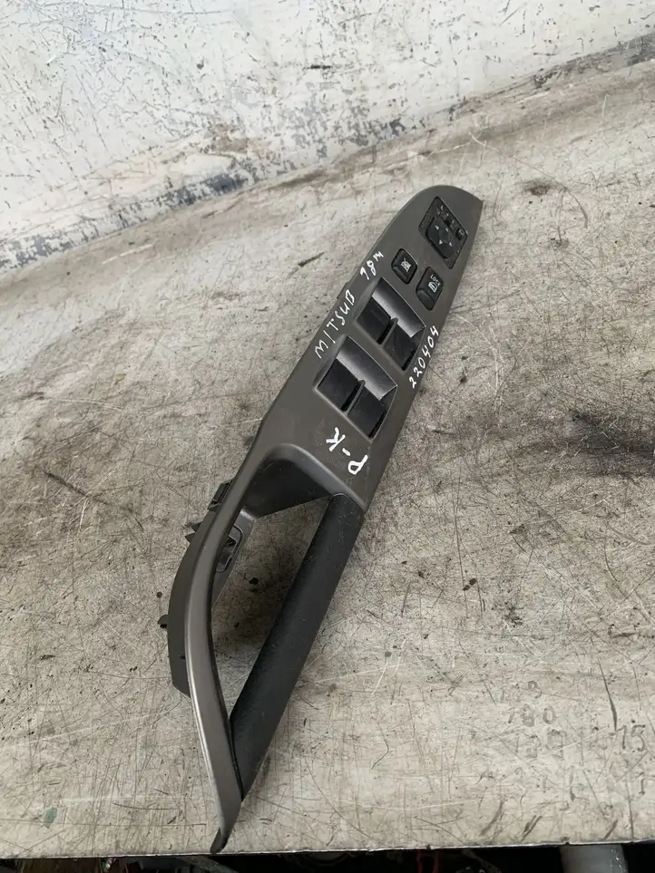 Mitsubishi ASX (2017 - 2019) 8608A261 Кнопка стеклоподъемников — фото 1